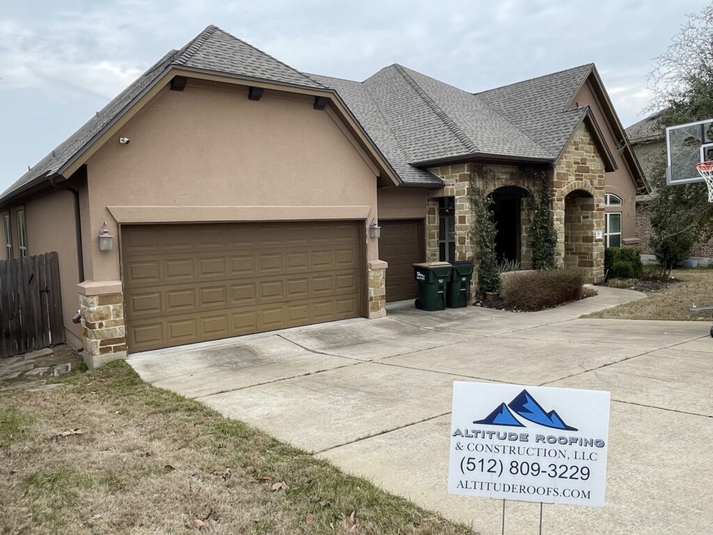 Altitude roofing contractror austin tx