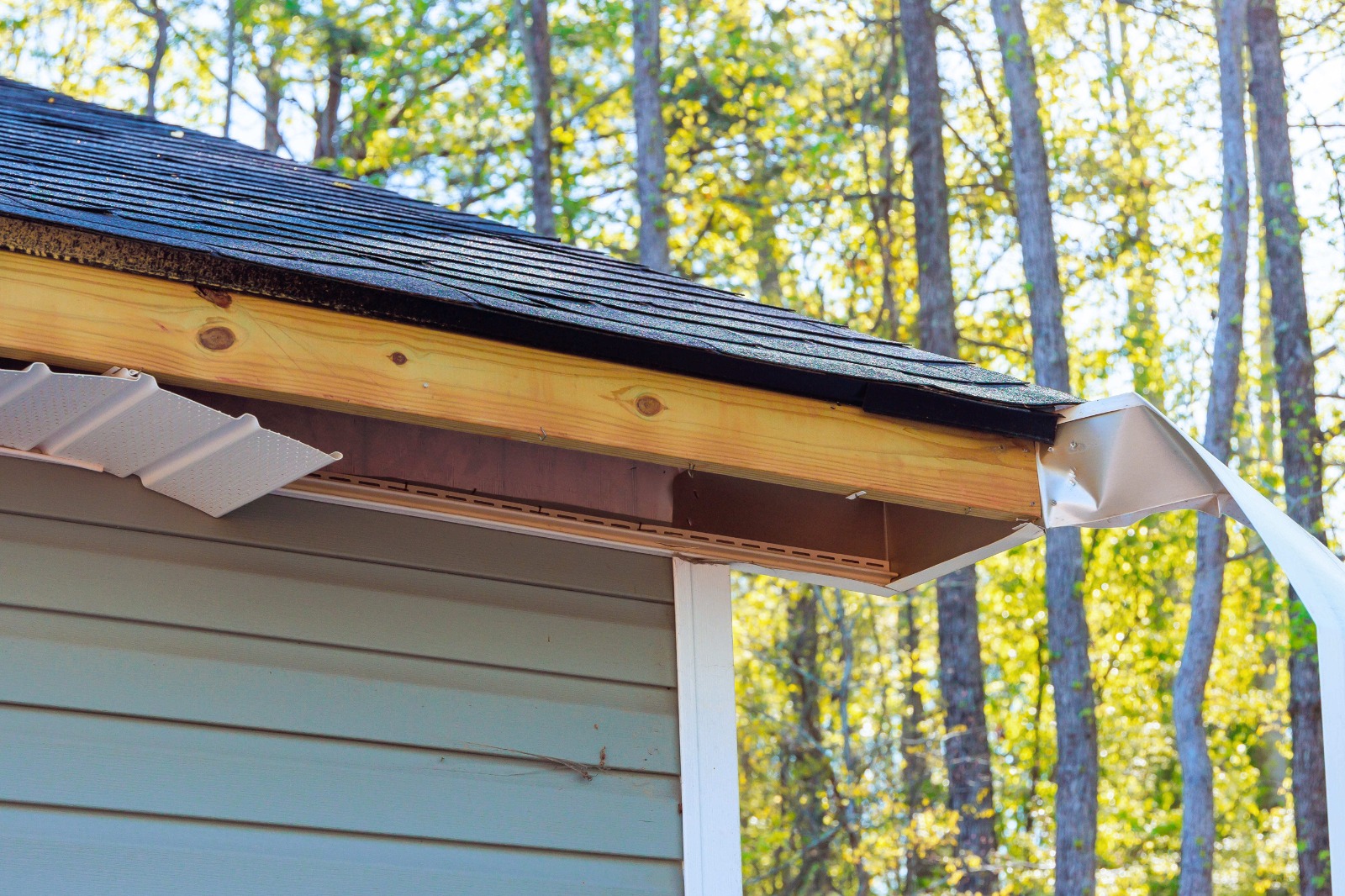 Can Gutter Hangers Prevent Gutter Damage From Roof Avalanche